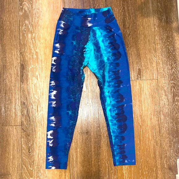 Liquido Yoga Extra Active Leggings - Picture 2 of 5